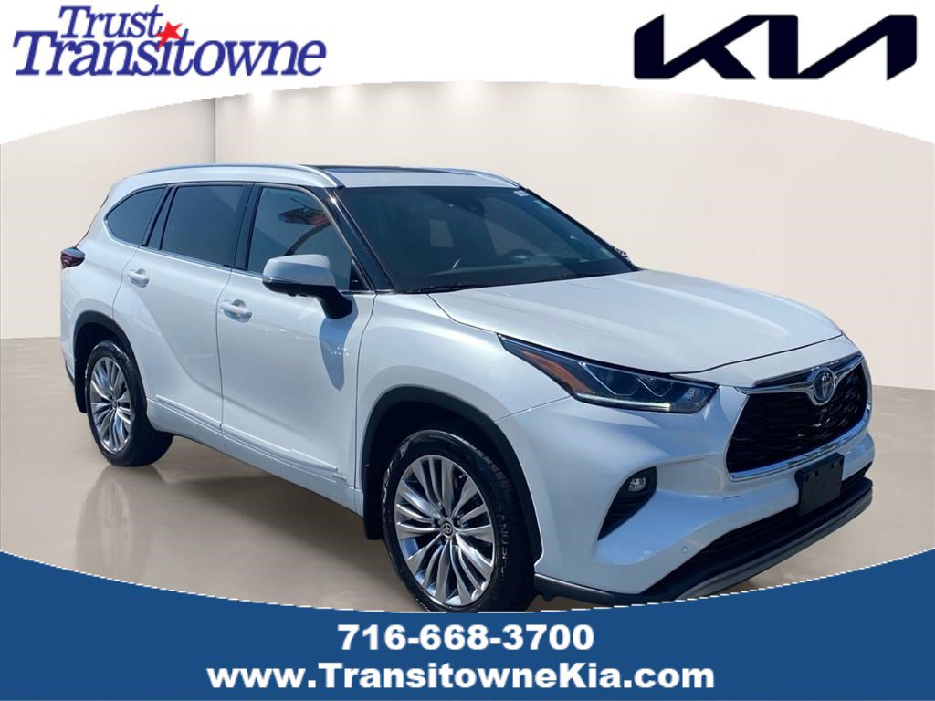 Used 2024 Toyota Highlander Platinum AWD/4WD image 1