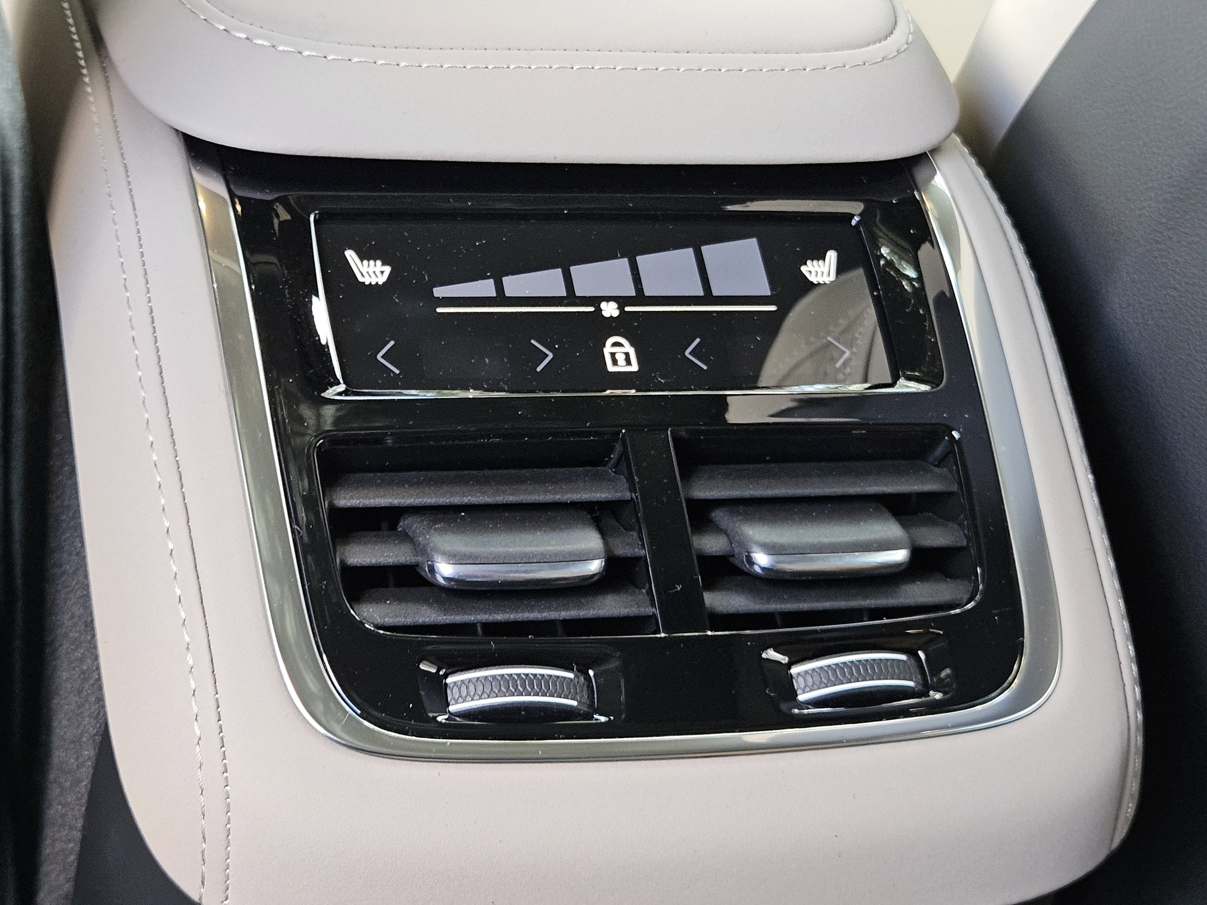 New 2026 Volvo XC90 B6 Plus image 20