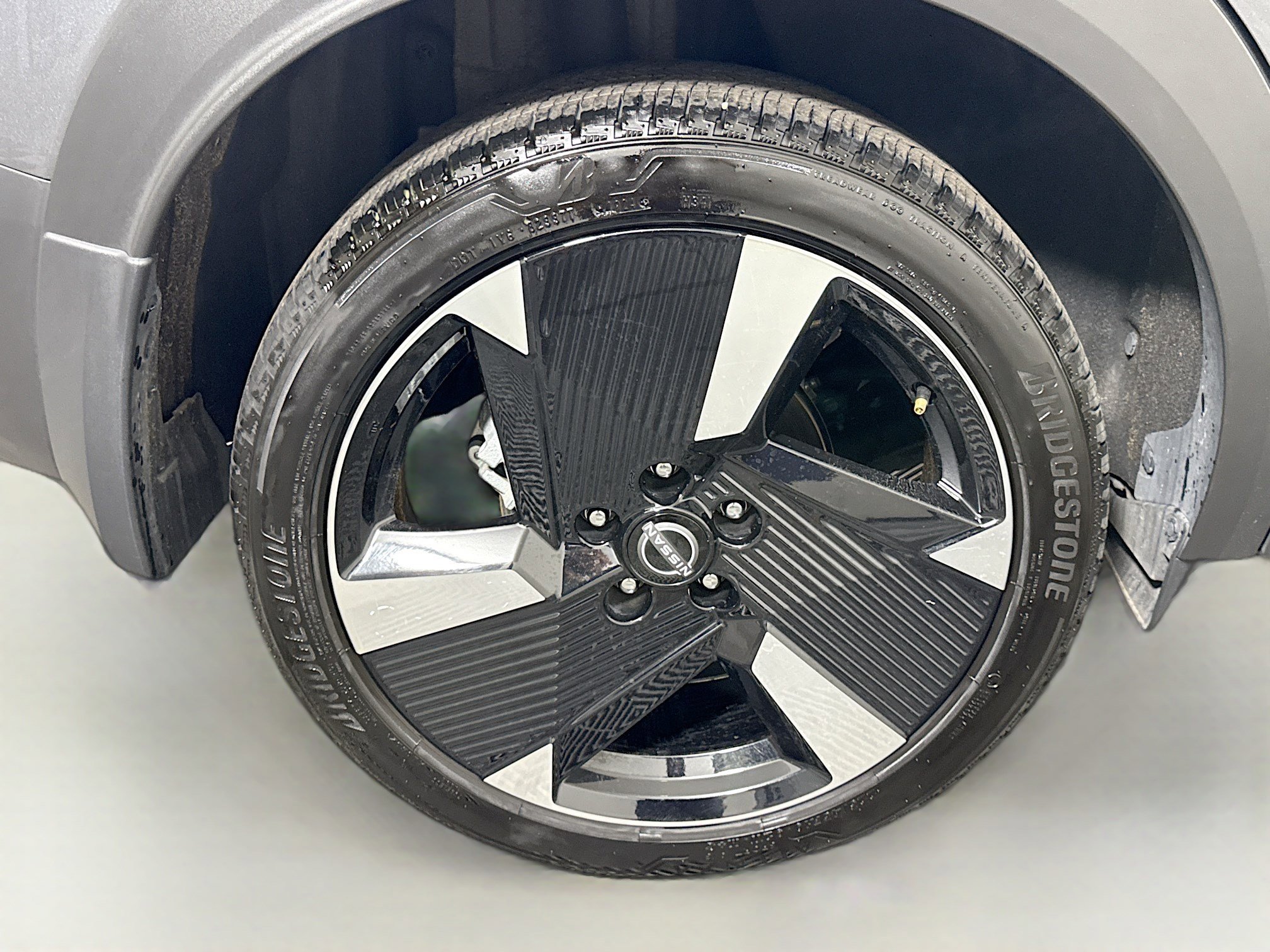 Used 2025 Nissan Kicks SR image 33