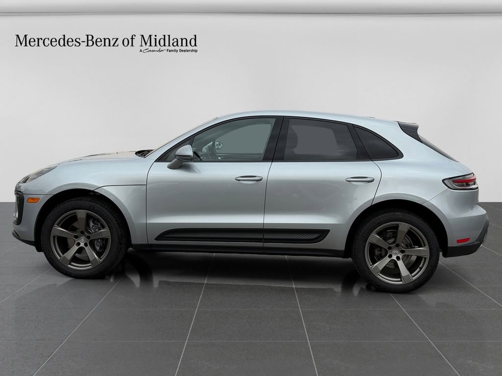Used 2025 Porsche Macan image 4
