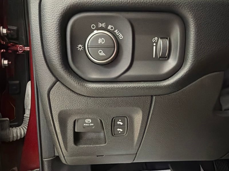Used 2022 RAM 1500 Big Horn AWD/4WD image 18