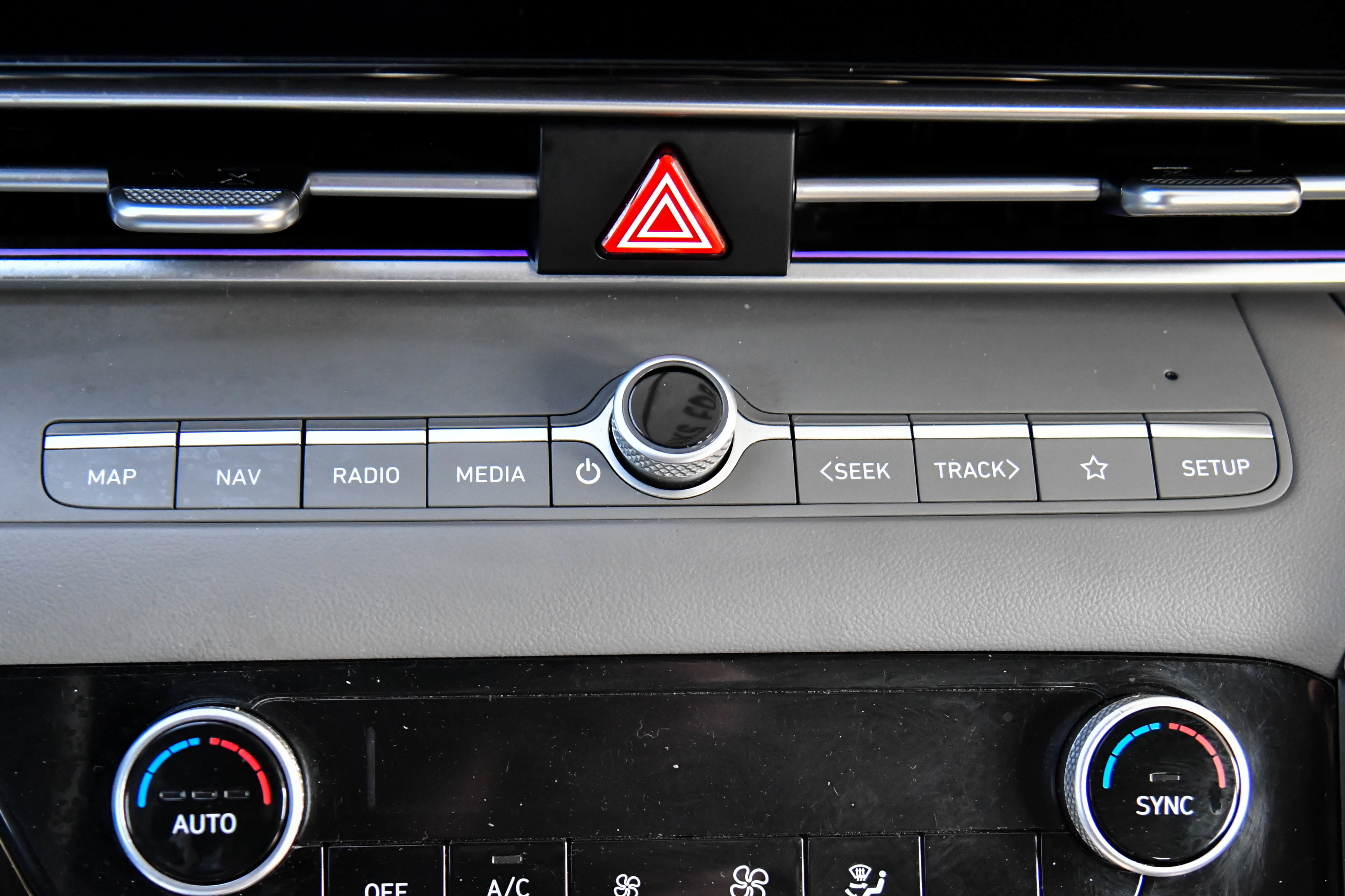 Used 2024 Hyundai Elantra SEL image 23