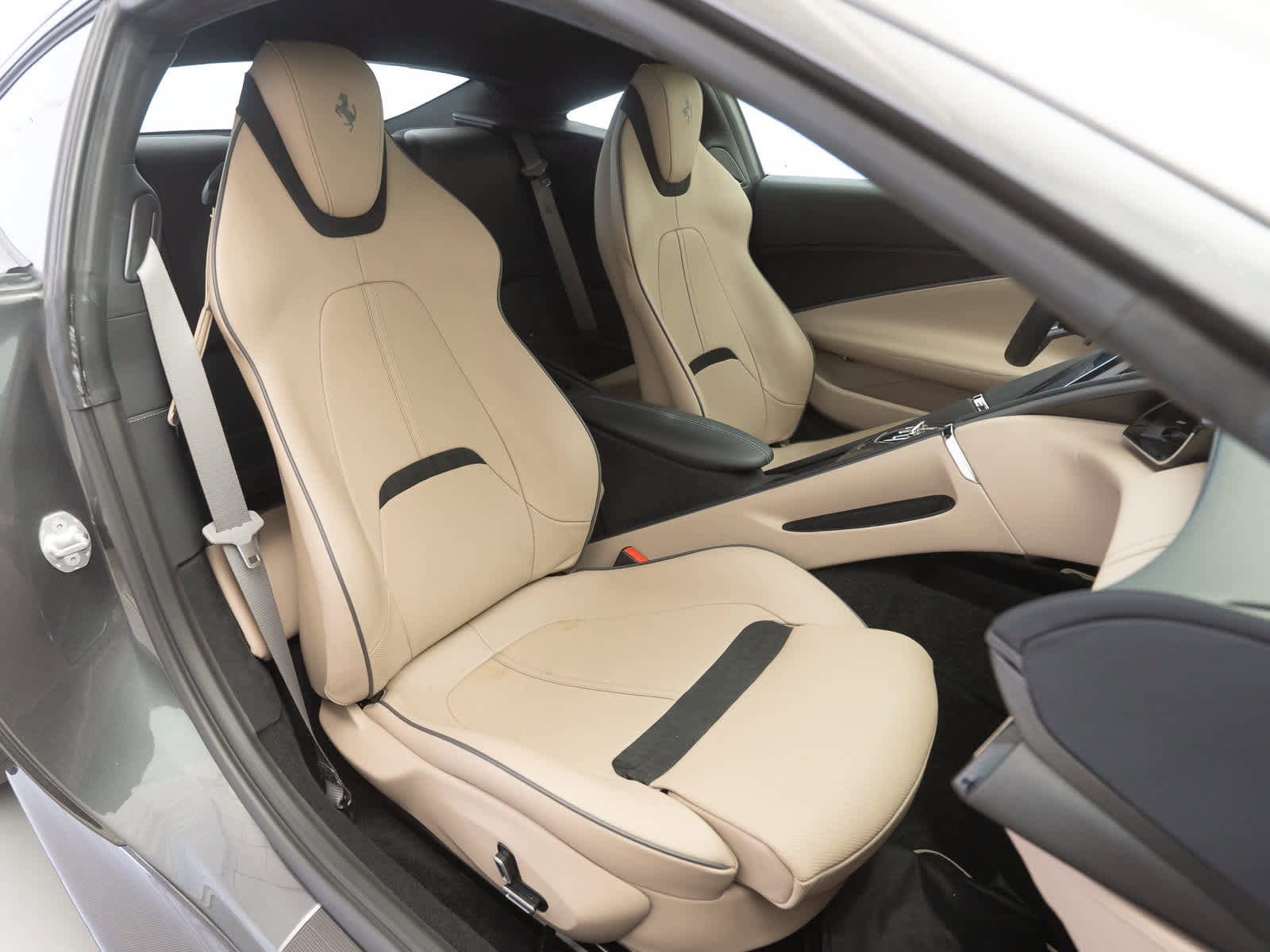 Certified 2021 Ferrari Roma RWD image 14