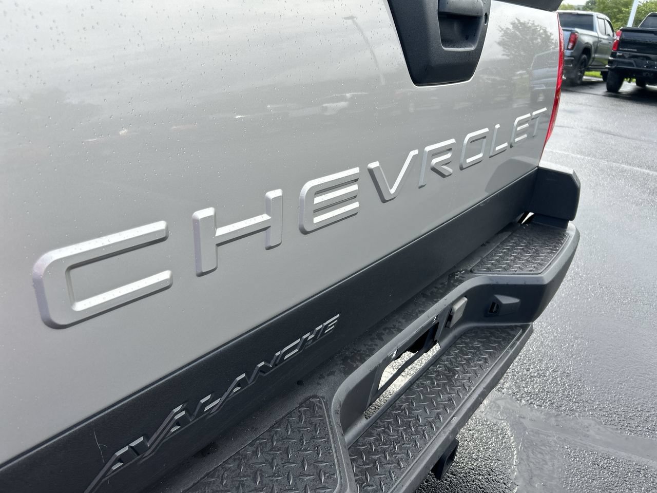 Used 2005 Chevrolet Avalanche 2500 w/ Preferred Equipment Group AWD/4WD image 11