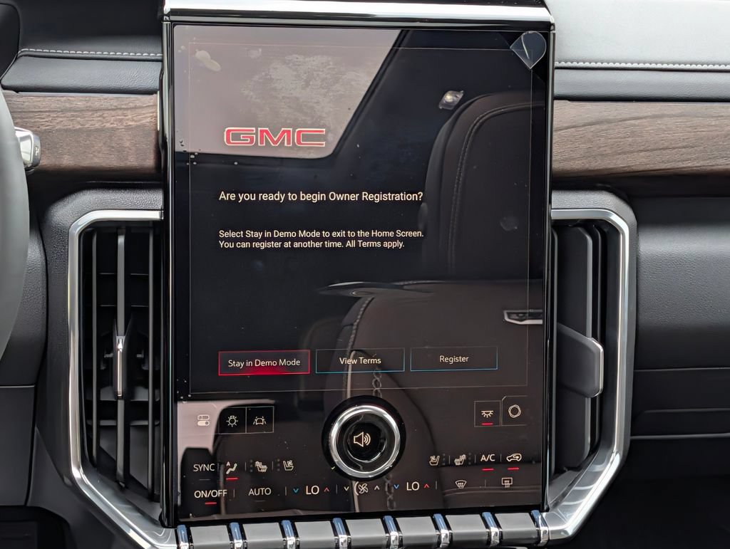 New 2026 GMC Acadia Denali Ultimate w/ LPO, Floor Liner Package AWD/4WD image 15