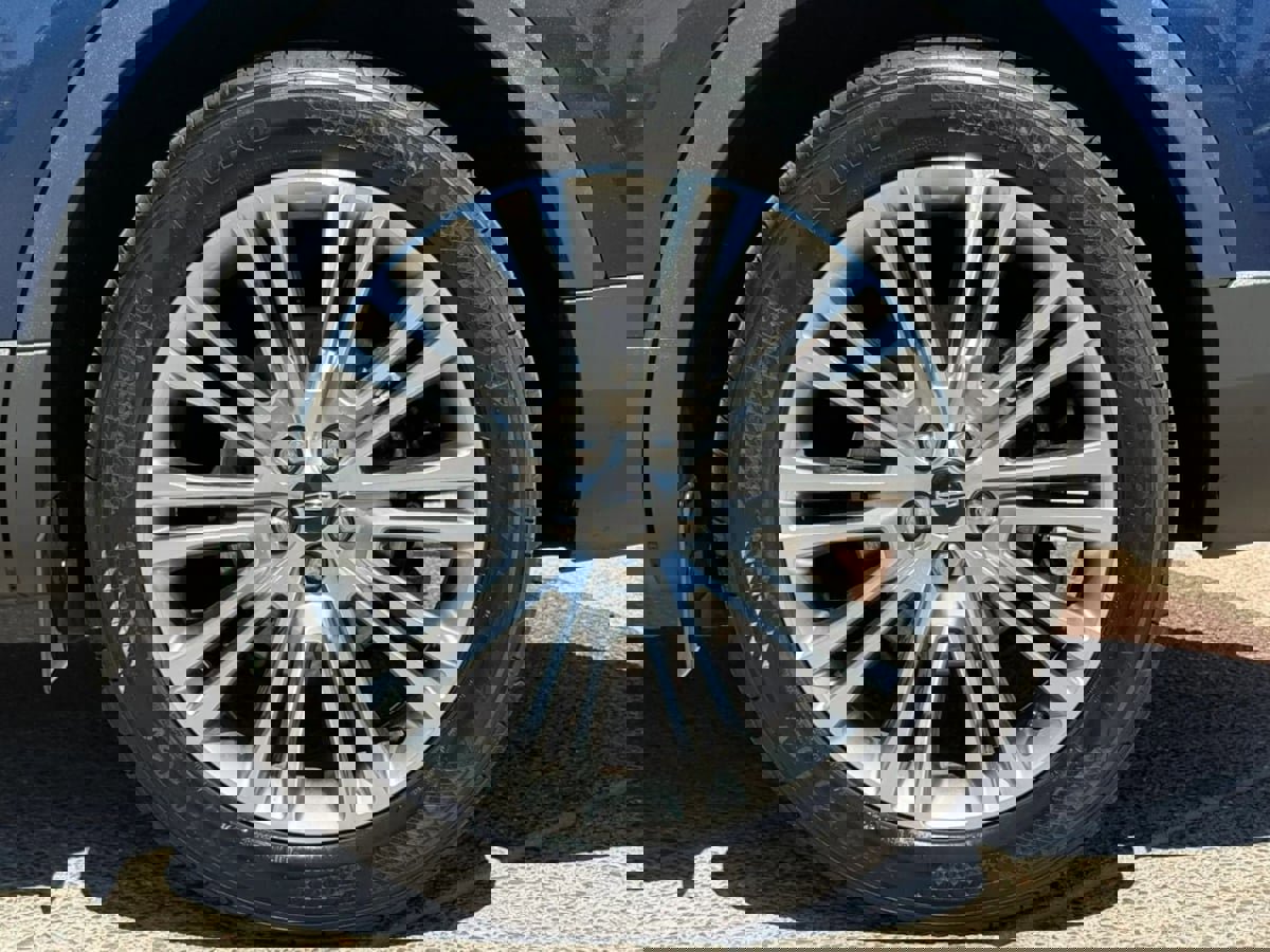 Used 2017 Lincoln MKX Reserve image 27