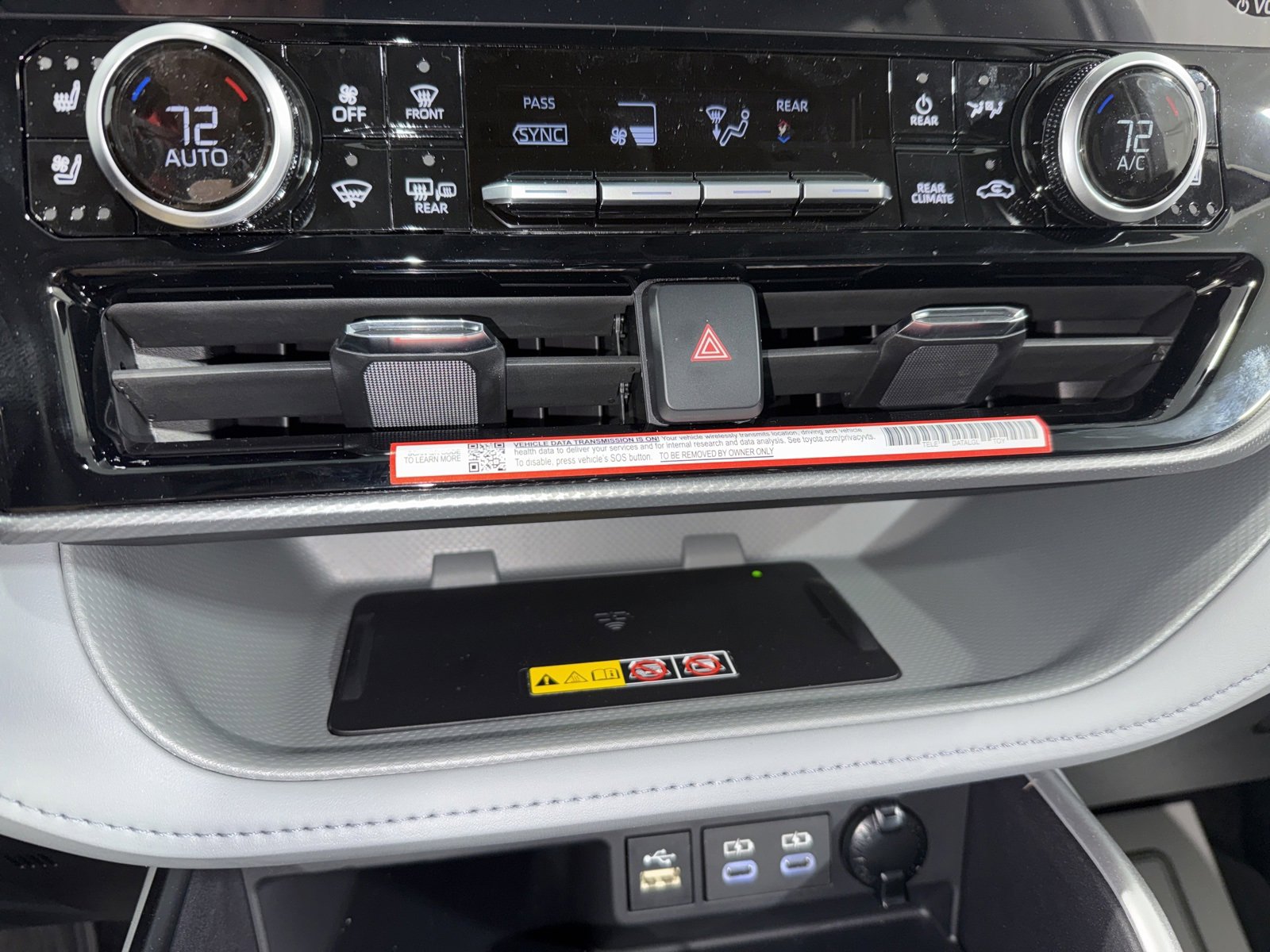 New 2026 Toyota Highlander Platinum image 26