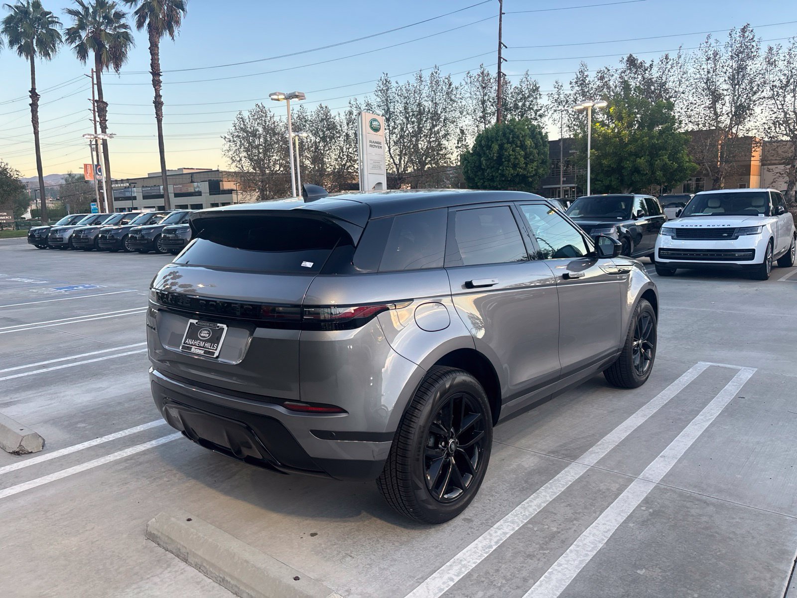 Used 2026 Land Rover Range Rover Evoque S AWD/4WD image 3