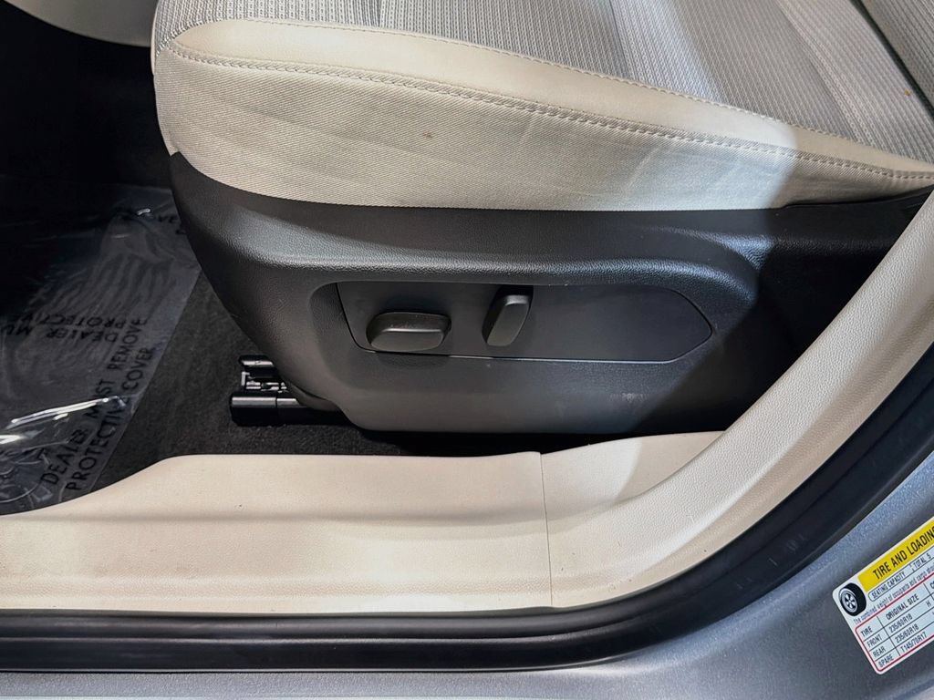 Used 2023 Buick Envision Preferred AWD/4WD image 19