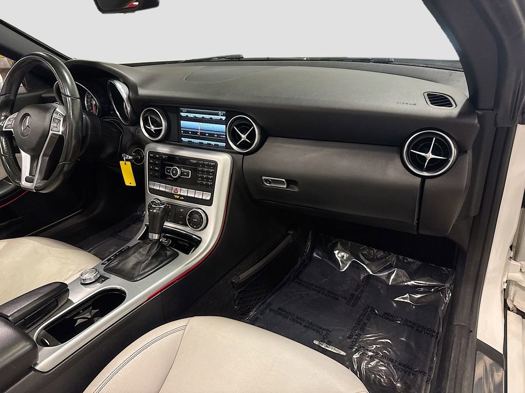 Used 2015 Mercedes-Benz SLK 350 image 29