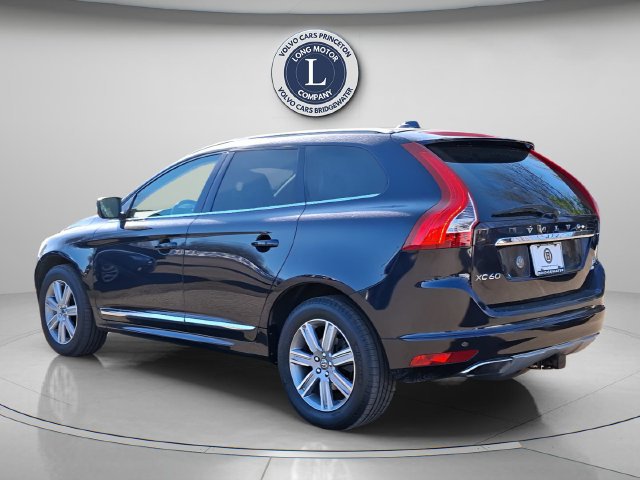 Used 2017 Volvo XC60 T5 Inscription w/ Preferred Option Package AWD/4WD image 2
