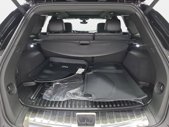 New 2026 Cadillac XT5 Premium Luxury w/ LPO, ONYX Package AWD/4WD image 30