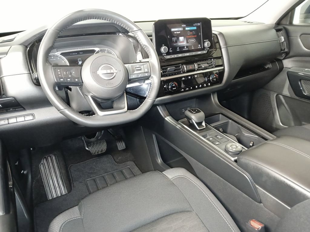 Used 2023 Nissan Pathfinder SV image 9