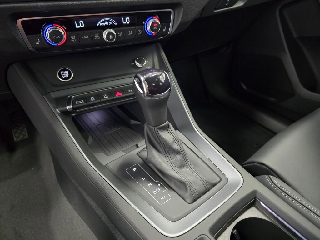 New 2025 Audi Q3 2.0T Premium image 16