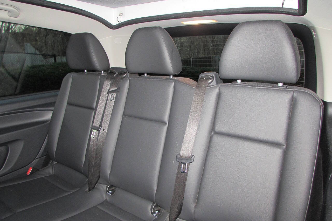 Used 2018 Mercedes-Benz Metris Passenger image 28