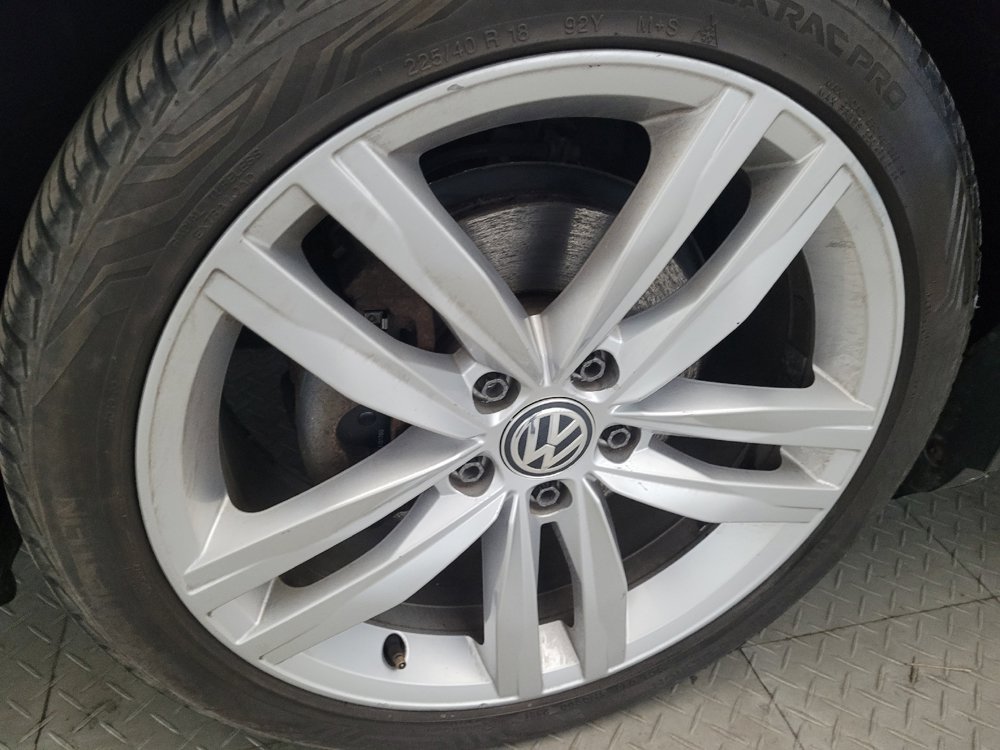 Used 2015 Volkswagen Golf SEL FWD image 31