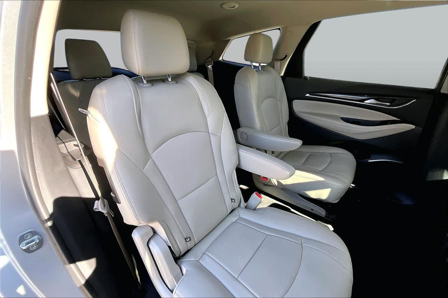 Used 2020 Buick Enclave Essence FWD image 18
