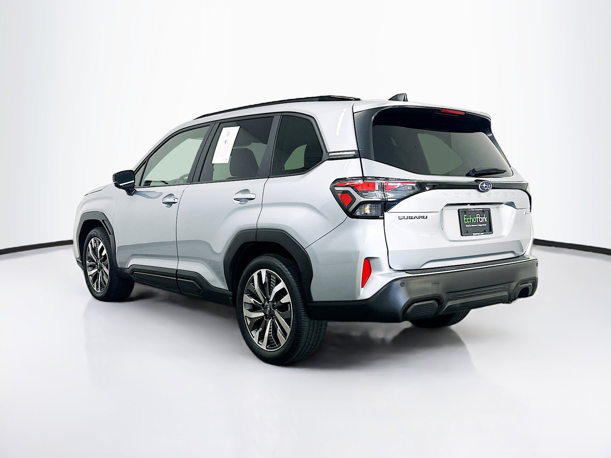 Used 2025 Subaru Forester Touring AWD/4WD image 5