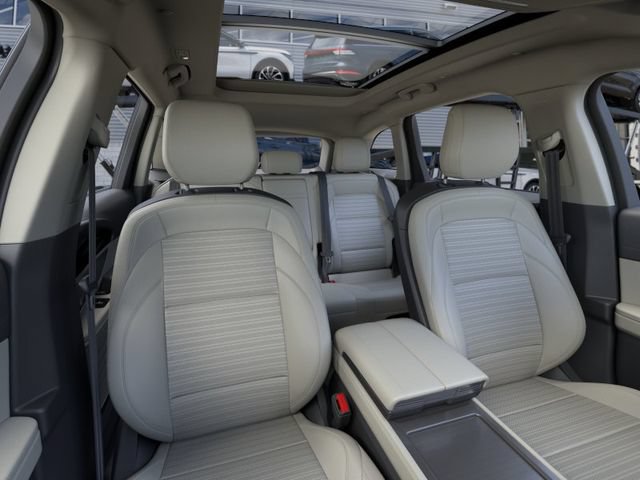 New 2026 Lincoln Nautilus Reserve AWD/4WD image 12