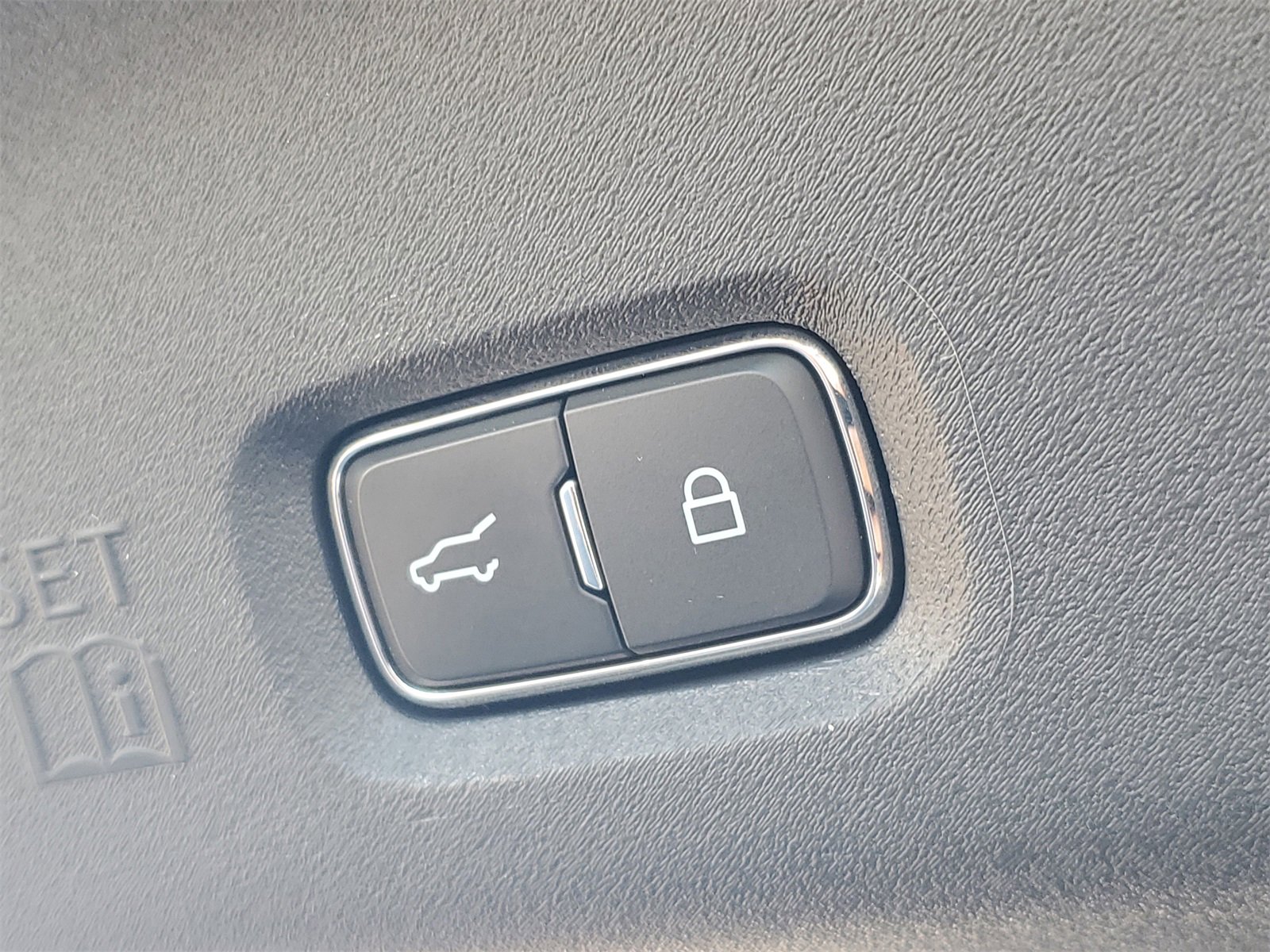 Certified 2025 Ford Expedition Platinum w/ Platinum Ultimate Package image 9