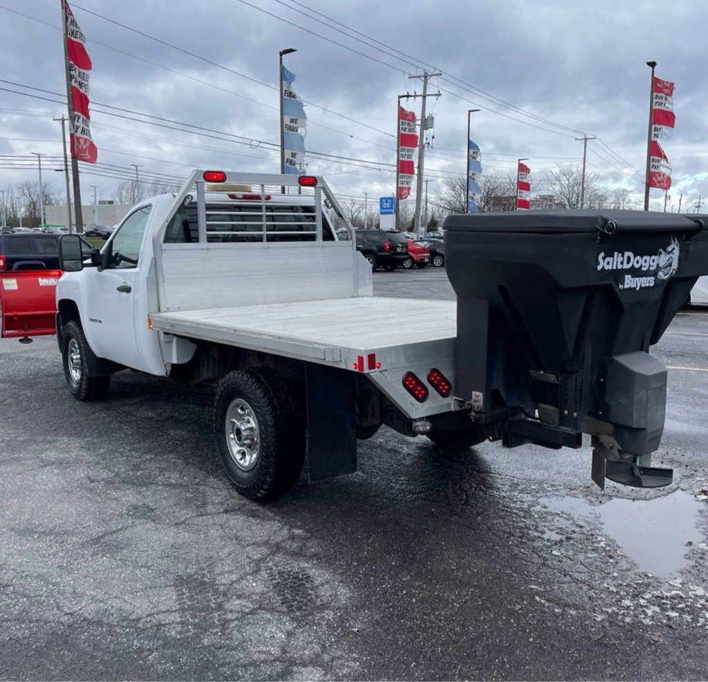 Used 2007 Chevrolet Silverado 2500 W/T w/ Snow Plow Prep Package AWD/4WD image 2