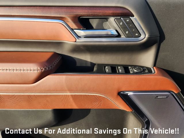 New 2026 GMC Sierra 2500 Denali Ultimate w/ LPO, Black Badging Package image 17