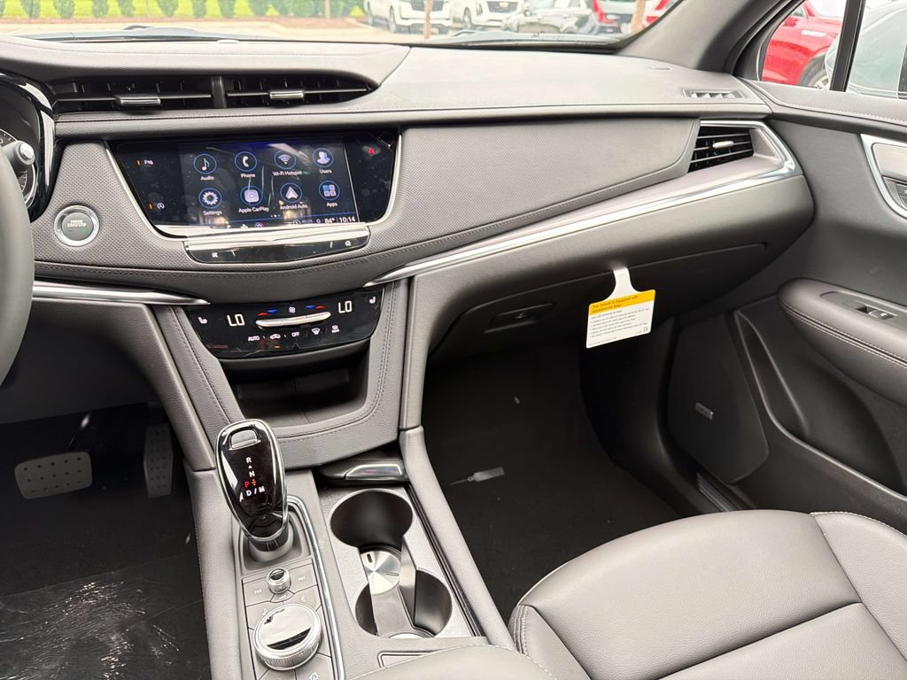 New 2026 Cadillac XT5 Luxury w/ LPO, ONYX Package FWD image 12