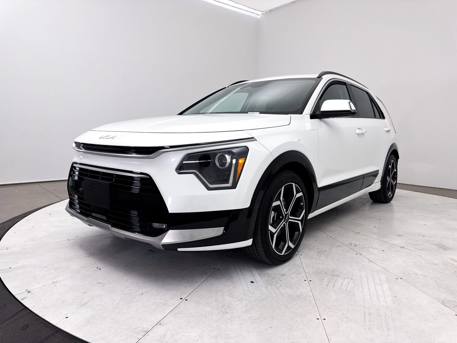 Used 2023 Kia Niro EX Touring FWD image 15