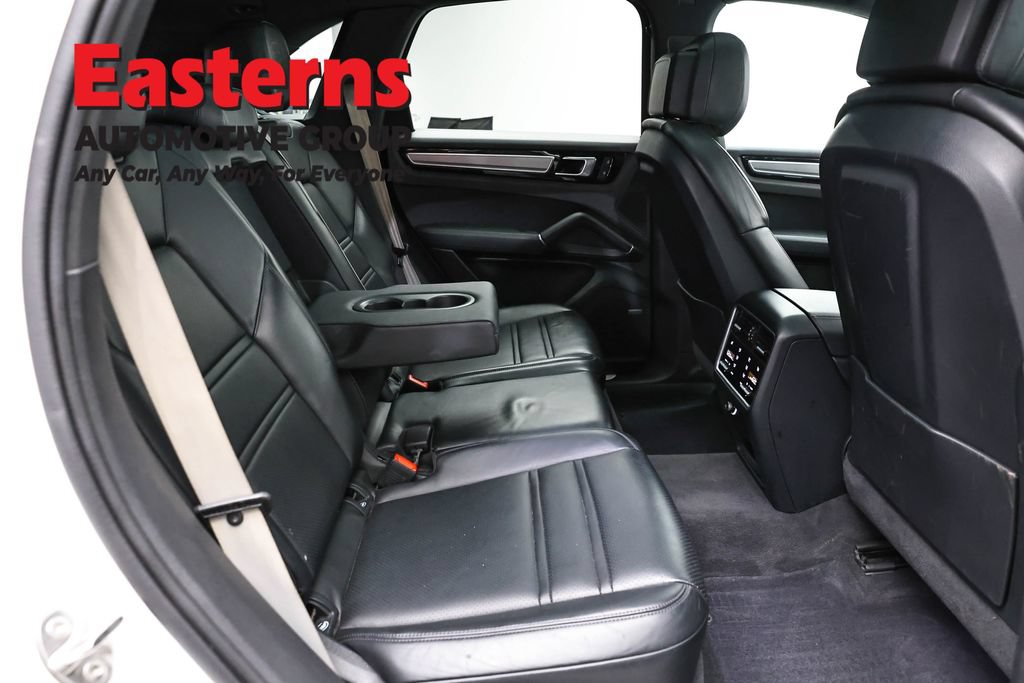 Used 2023 Porsche Cayenne Platinum Edition AWD/4WD image 30