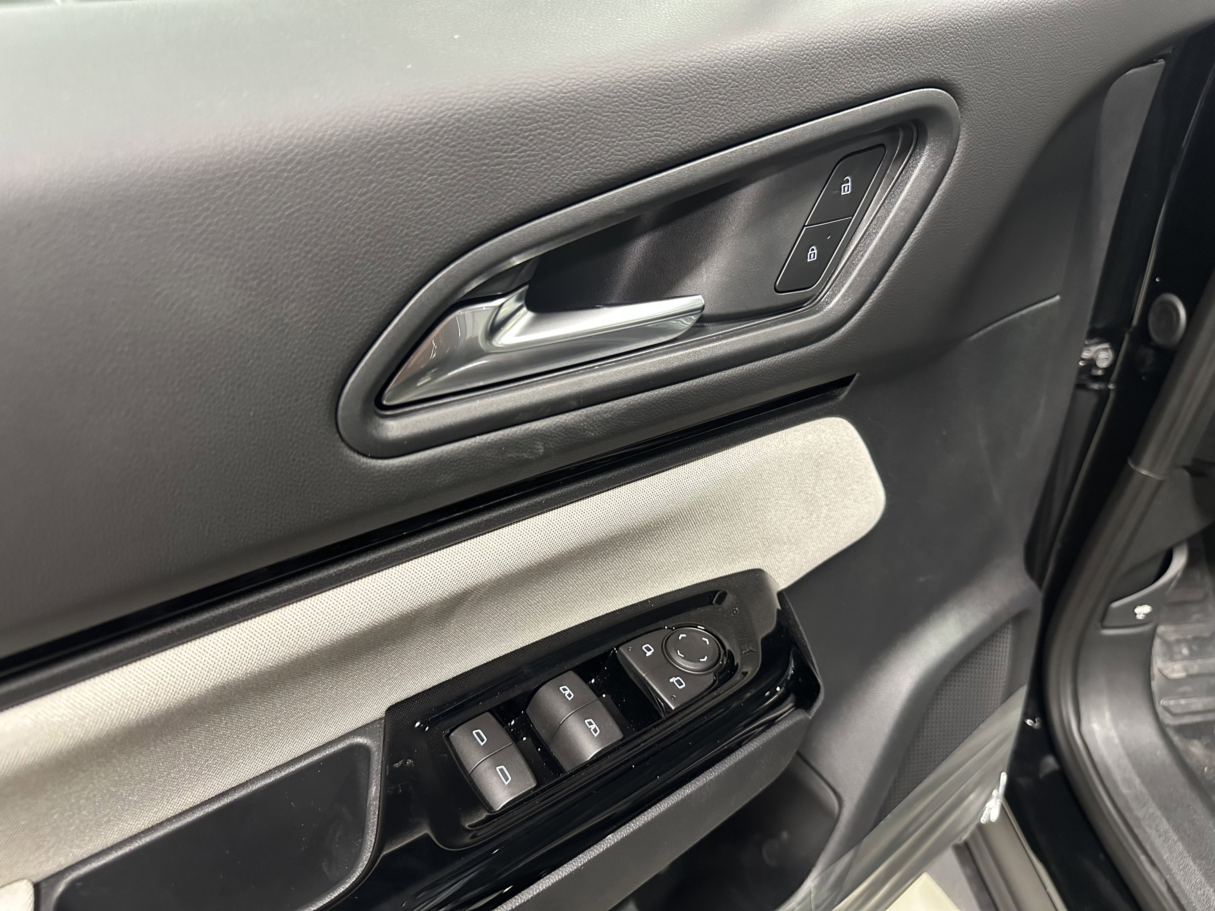 New 2026 Honda Prologue EX image 16