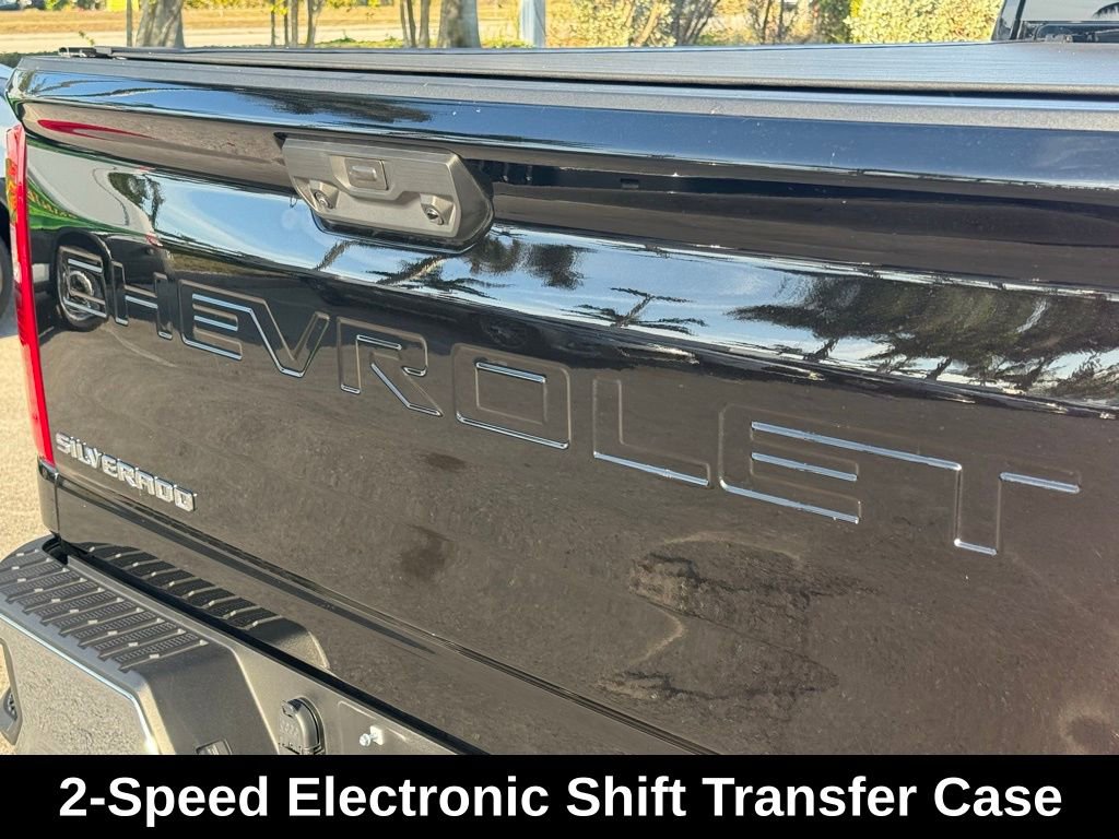 Used 2025 Chevrolet Silverado 2500 LT image 38