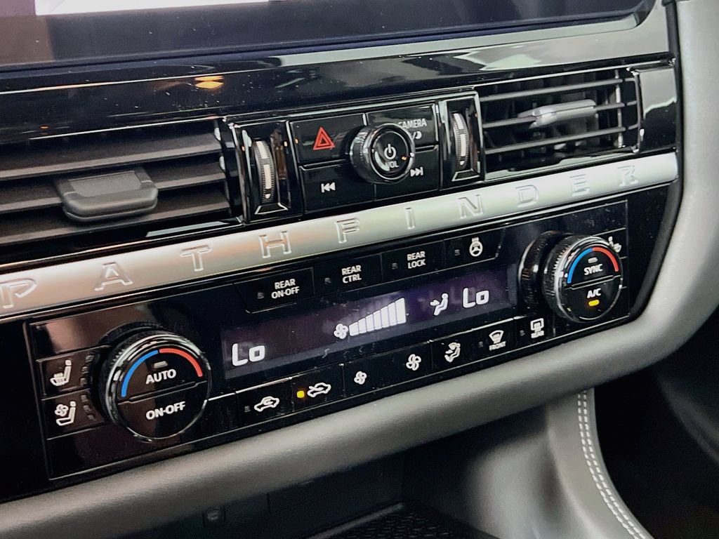 New 2026 Nissan Pathfinder Platinum AWD/4WD image 14