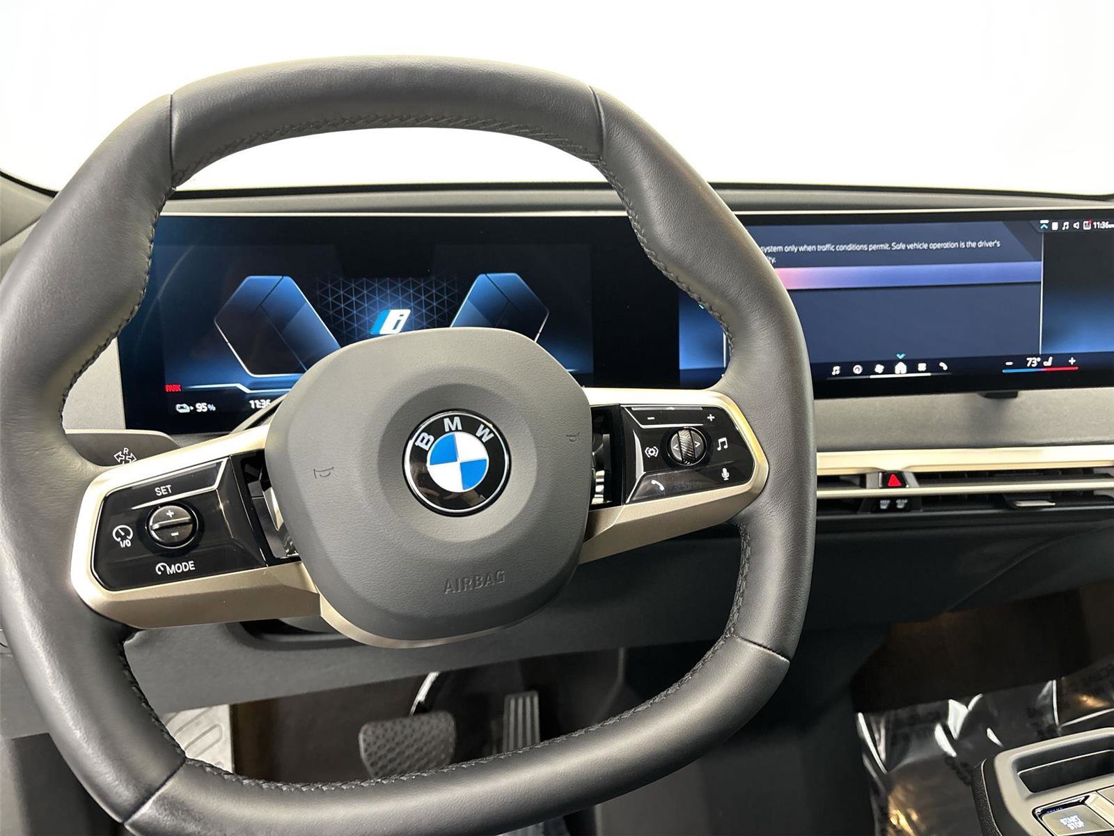 Used 2026 BMW iX xDrive60 w/ Dynamic Handling Package image 22