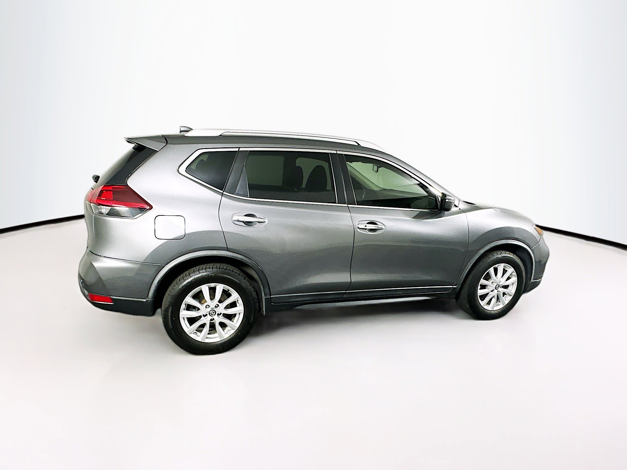 Used 2020 Nissan Rogue SV image 10