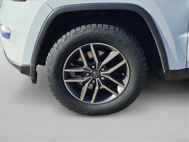 Used 2019 Jeep Grand Cherokee Limited AWD/4WD image 9