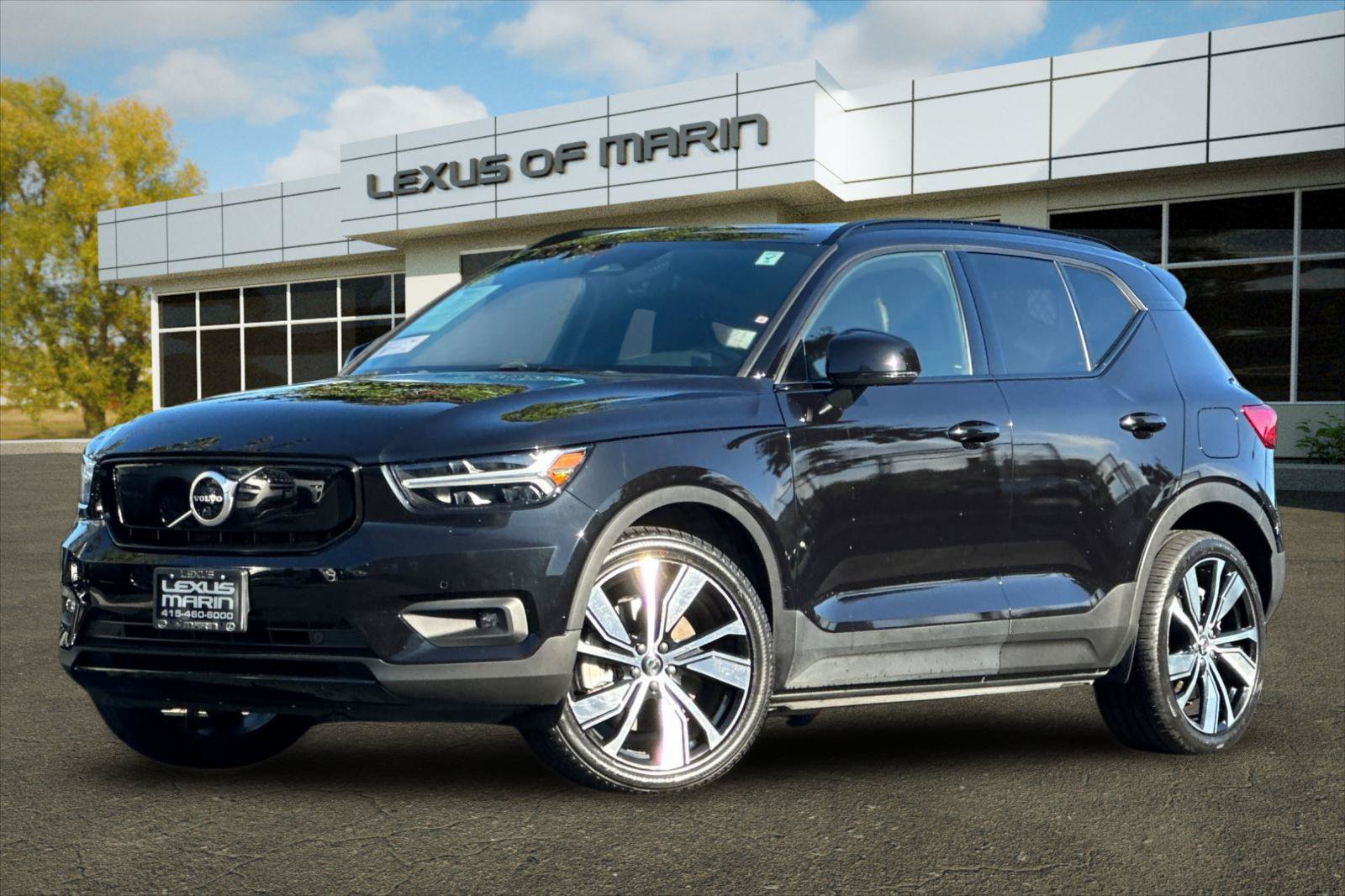 Used 2021 Volvo XC40 P8 Recharge w/ Advanced Package AWD/4WD image 1