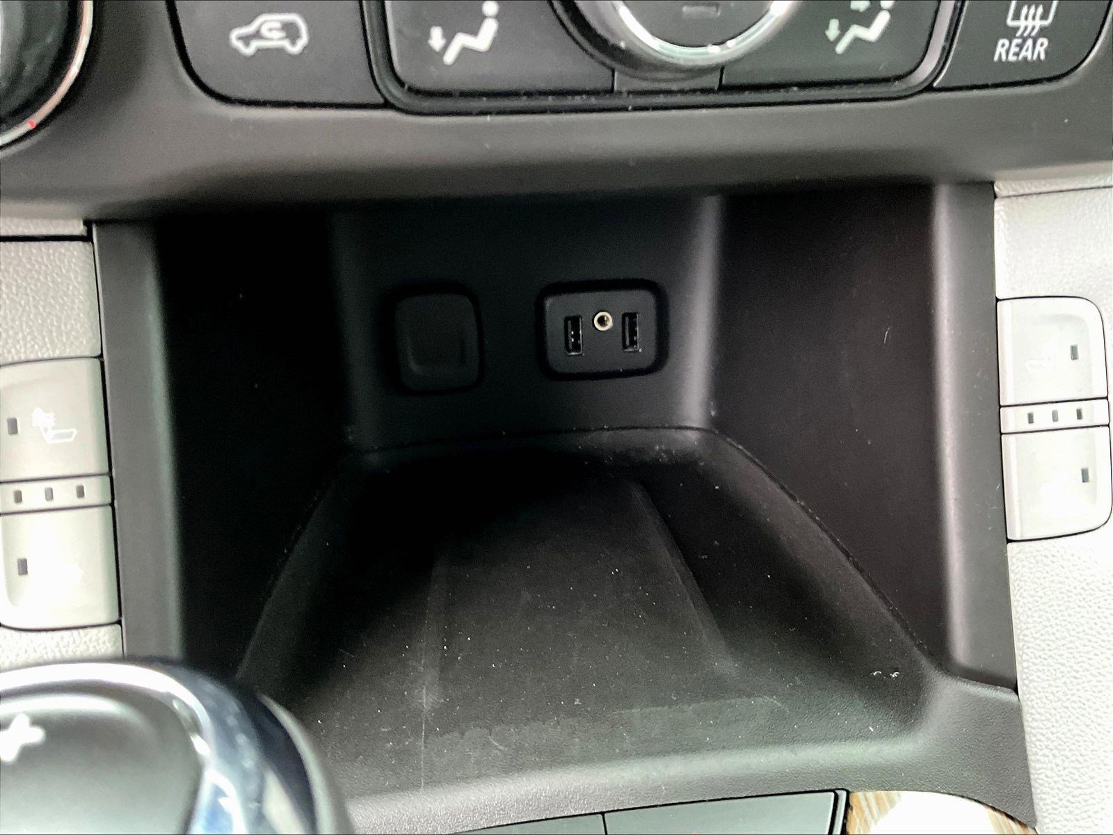 Used 2018 GMC Acadia SLE w/ Driver Alert Package I FWD image 16