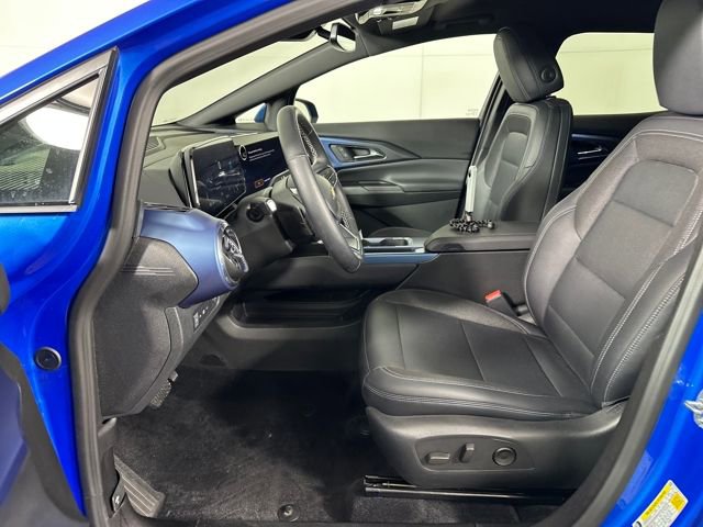 Used 2025 Chevrolet Equinox EV LT w/ Convenience Package image 11