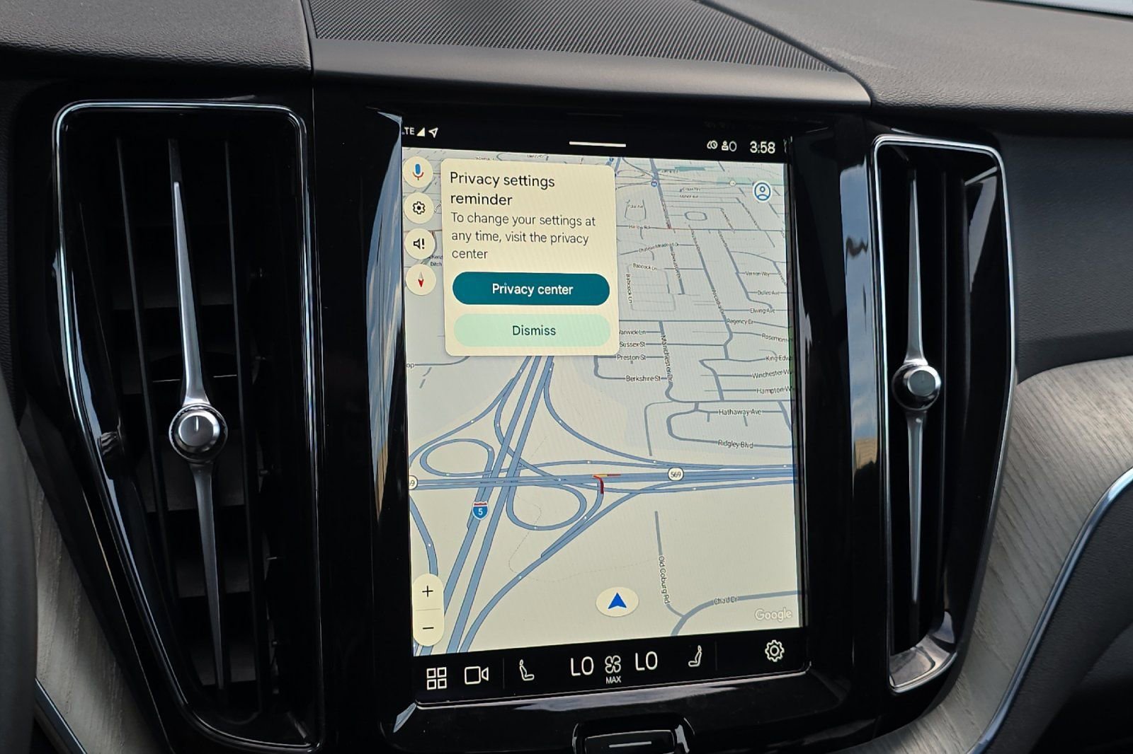 Used 2025 Volvo XC60 B5 Plus image 20