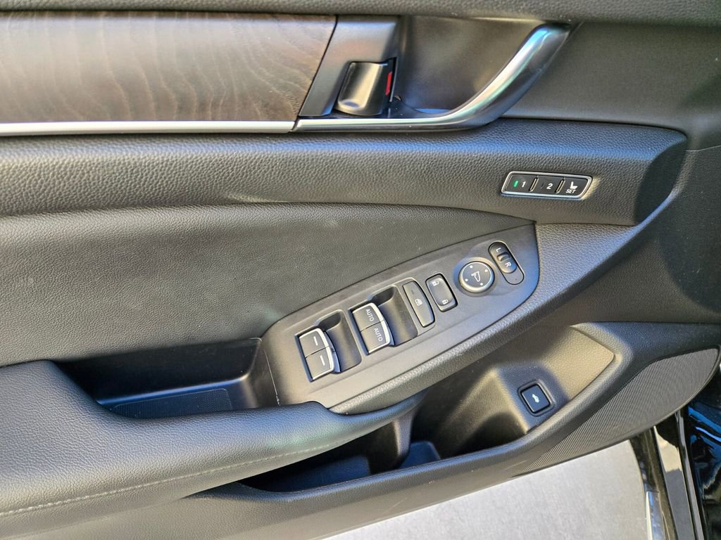 Used 2021 Honda Accord EX-L image 10