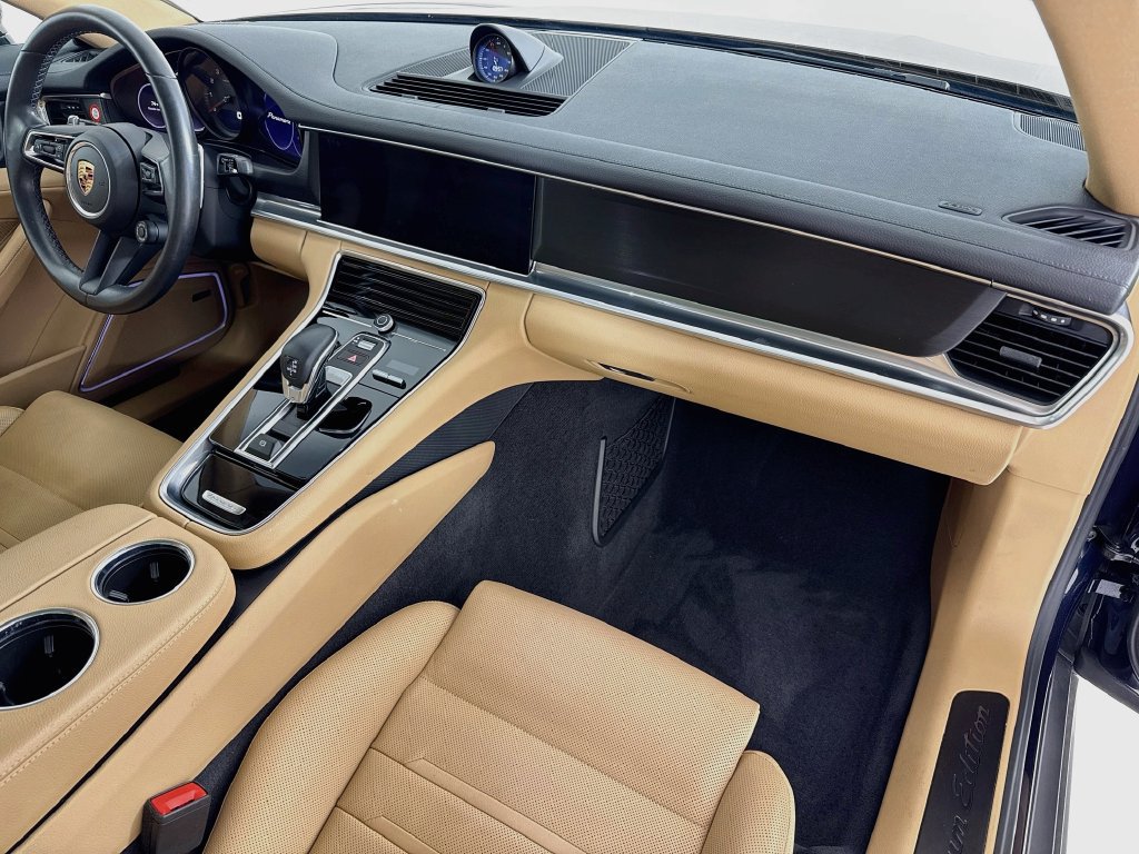 Certified 2023 Porsche Panamera image 31