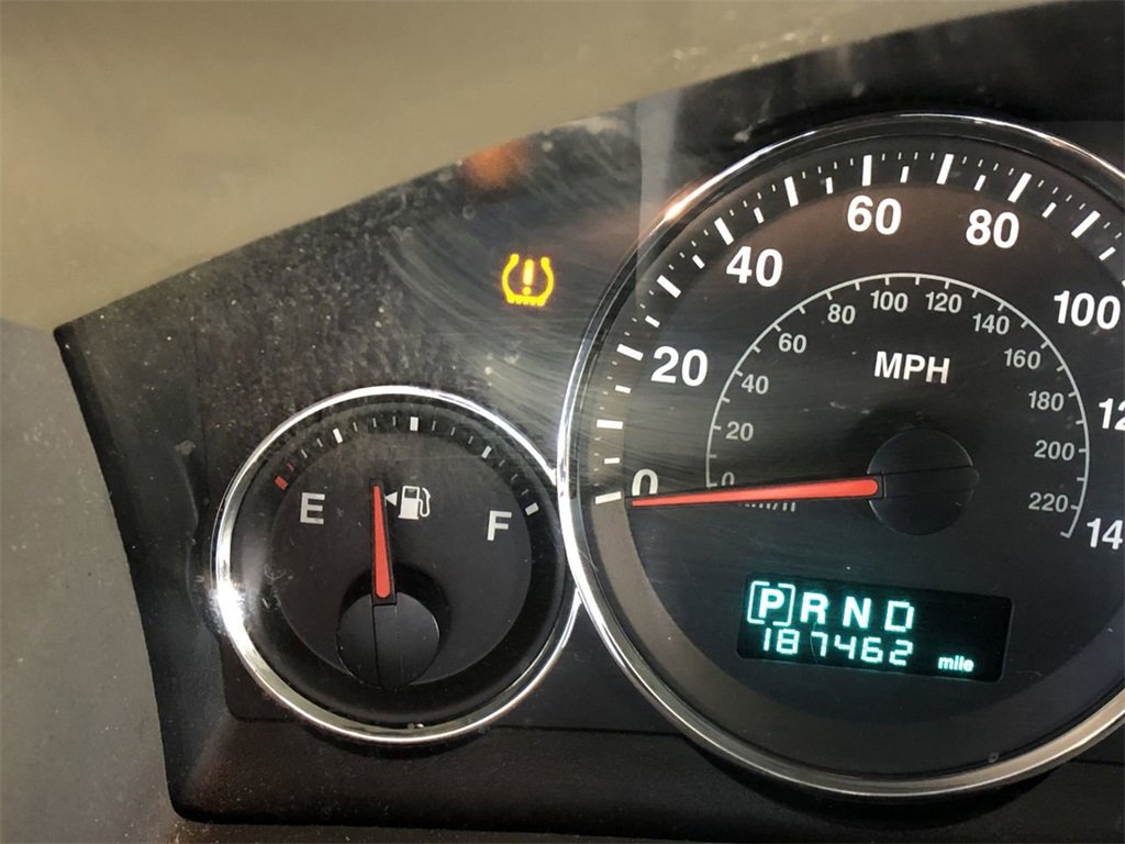 Used 2007 Jeep Commander Sport image 15