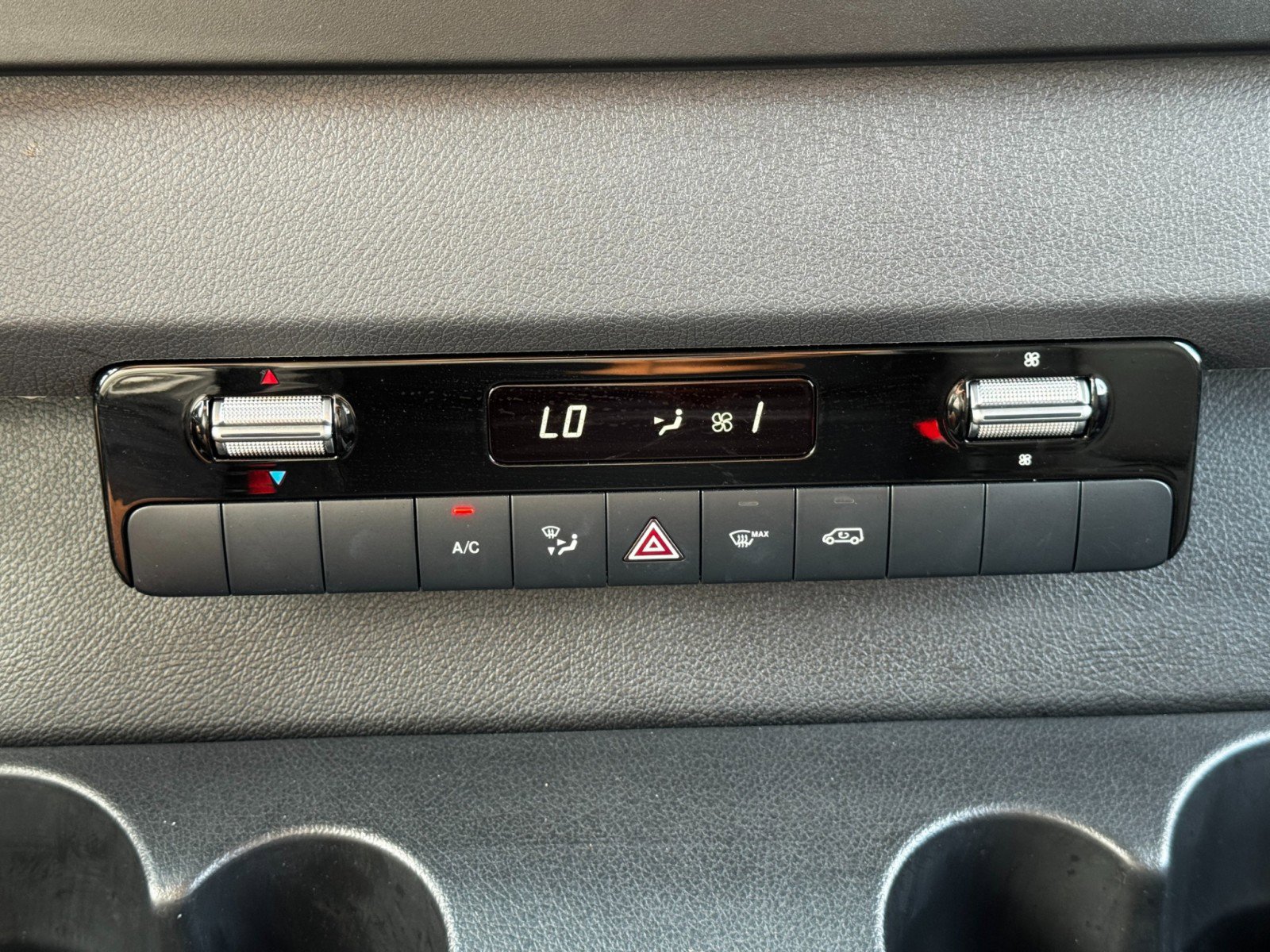 Used 2023 Mercedes-Benz Sprinter 1500 image 28