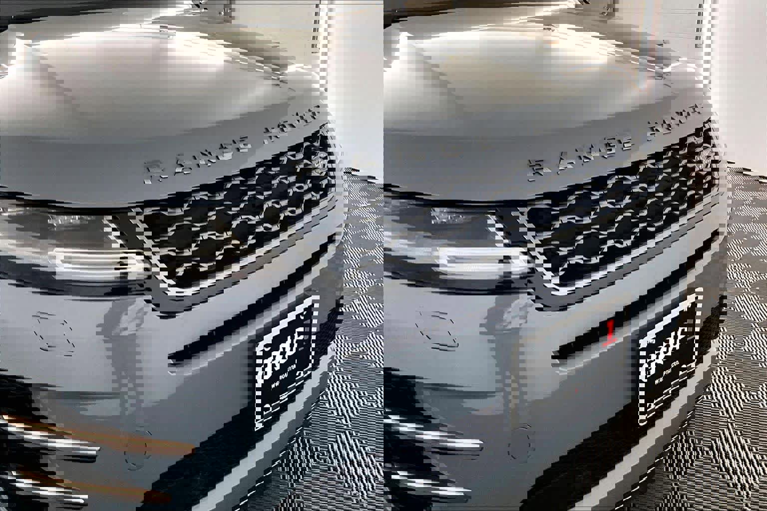 Used 2020 Land Rover Range Rover Evoque First Edition image 28