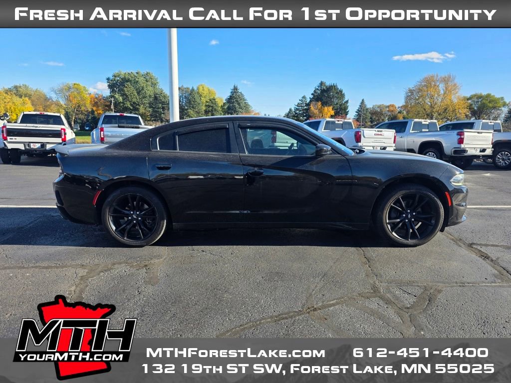 Used 2018 Dodge Charger SXT w/ Blacktop Package