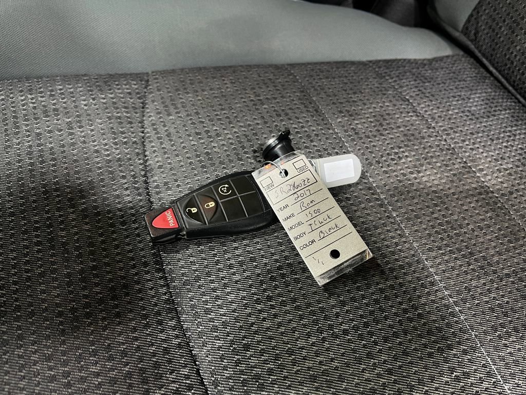 Used 2017 RAM 1500 Big Horn image 35