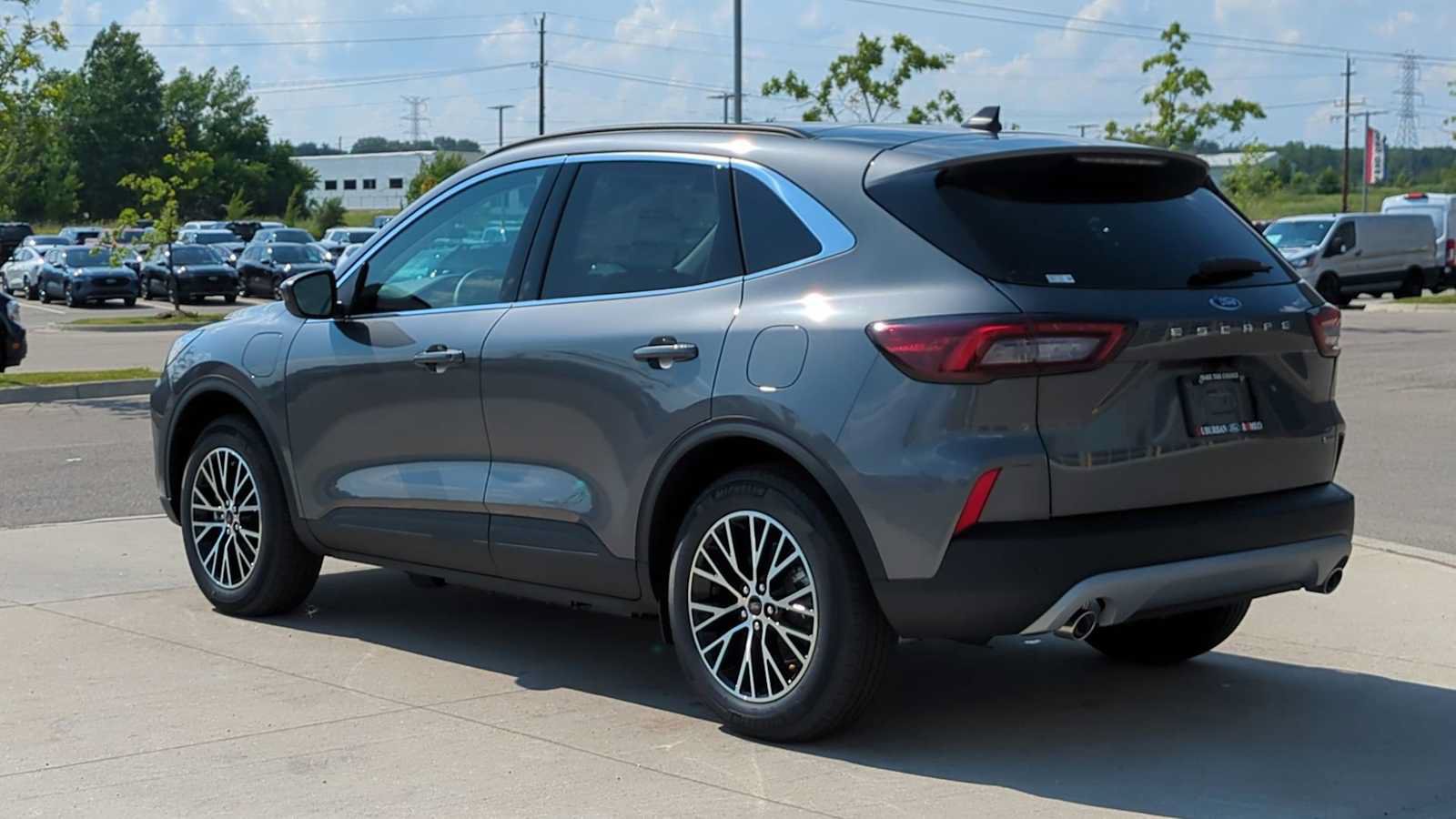 New 2025 Ford Escape SE FWD image 3