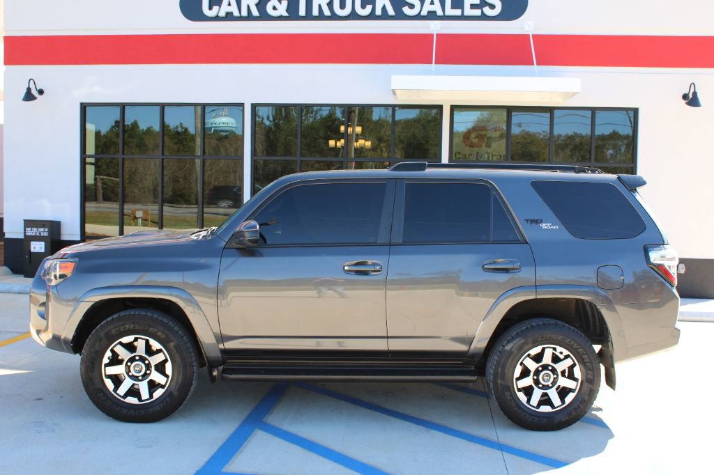 Used 2019 Toyota 4Runner TRD Off-Road image 2