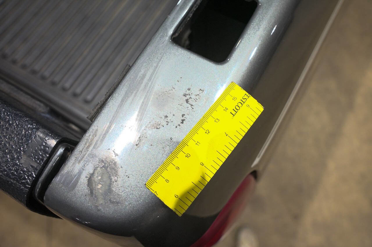 Used 1999 Chevrolet Silverado 1500 LS w/ Firm Ride Suspension Pkg AWD/4WD image 38