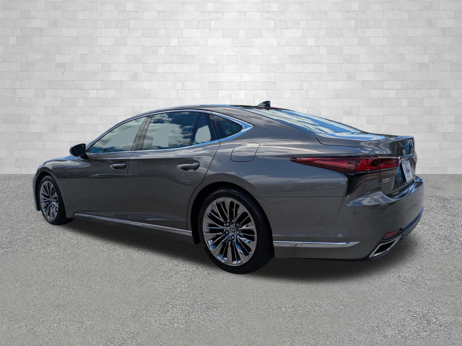 Used 2023 Lexus LS 500 w/ Interior Upgrade Package image 4